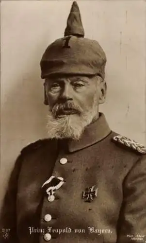 Ak Prinz Leopold von Bayern, Portrait, Uniform, Eisernes Kreuz, Pickelhaube