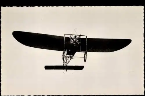 Ak Dover Kent England, Das Flugzeug Blériot XI, mit dem Louis Blériot am 25. Juli 1909 als ers...