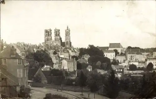 Ak Laon Aisne, Stadtansicht von Laon mit Kathedrale