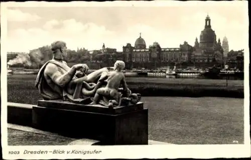 Ak Dresden Altstadt Johannstadt, Blick vom Königs-Ufer auf die Brühlände mit der Skulptur eine...