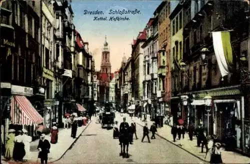 Ak Dresden Altstadt Friedrichstadt, Blick auf die katholische Hofkirche in Dresden von der Sch...