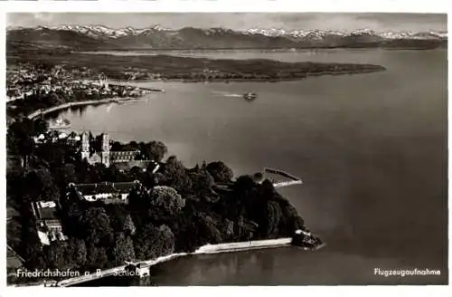 Ak Friedrichshafen am Bodensee,  Schloss, Zeppelin, See, Berge