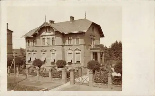 Ak Wien 13 Hietzing Österreich, Schönbrunn , Historisches Gebäude, Garten, Ziegelsteinfassade,...