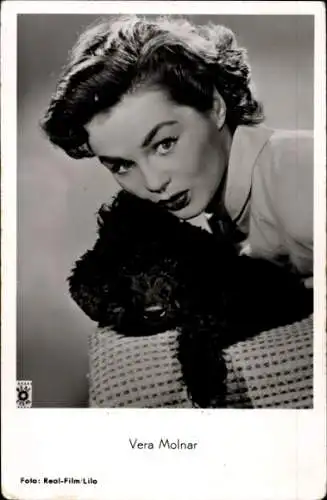 Ak Schauspielerin Vera Molnar, Portrait mit Pudel, Autogramm