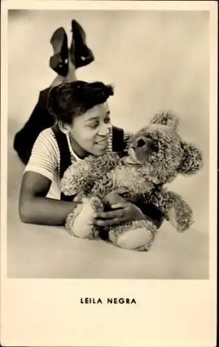 Ak Schauspielerin Leila Negra, Portrait, Teddybär