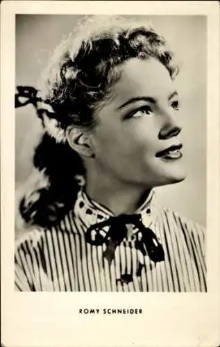 Ak Schauspielerin Romy Schneider, Portrait
