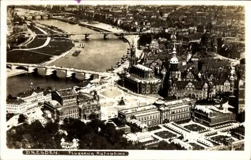 Foto Ak Dresden Altstadt Johannstadt, Elbe, Frauenkirche, Luftaufnahme