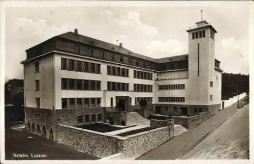 Ak Neheim Arnsberg im Sauerland,  Lyzeum, Gebäude mit mehreren Fenstern, Steinfassade, Turm, u...