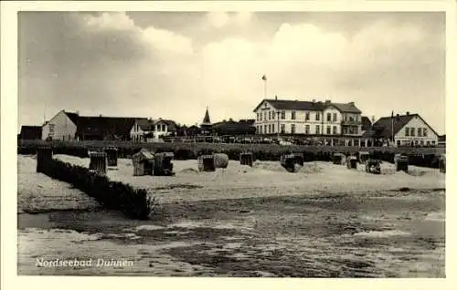 Ak Nordseebad Duhnen Cuxhaven, Blick auf den Strand und die Strandpromenade mit Hotel und Pens...