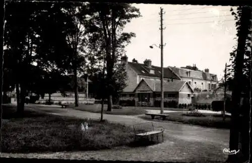 Ak La Ferté Gaucher Seine et Marne, Jardin public Fertois