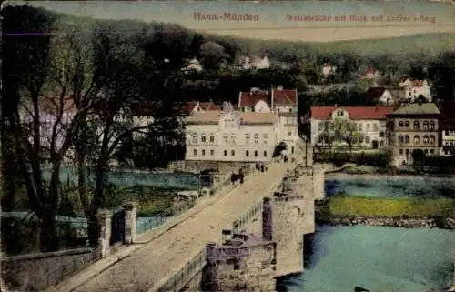 Ak Hann. Münden in Niedersachsen, Hann. Münden Werrabrücke mit Blick auf Andree's-Berg