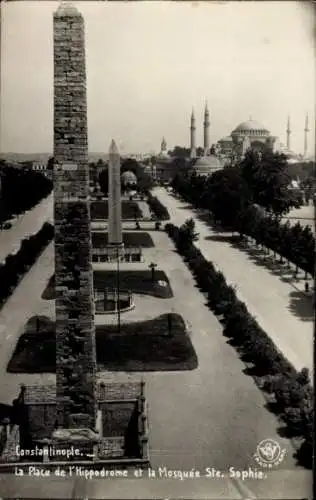 Ak Konstantinopel Istanbul Türkei, Blick auf den Hippodrom und die Hagia Sophia.