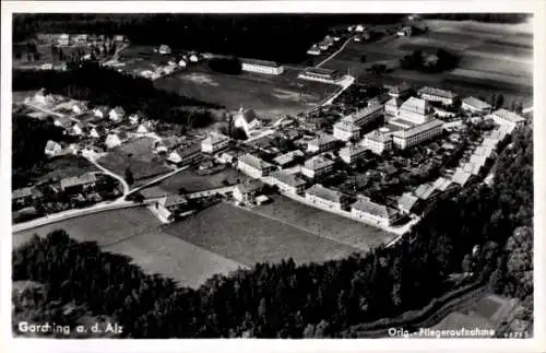 Ak Garching an der Alz Oberbayern, Fliegeraufnahme