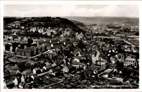 Ak Saarbrücken im Saarland, Fliegeraufnahme