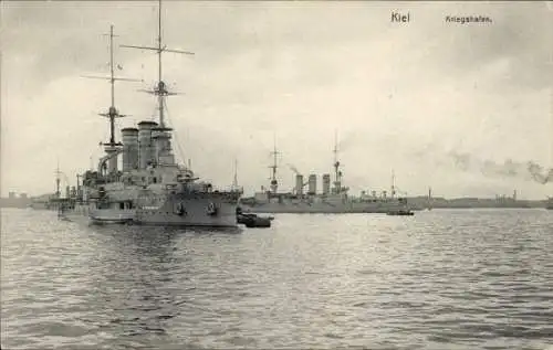 Ak Deutsche Kriegsschiffe im Kriegshafen Kiel, Linienschiffe, Kaiserliche Marine