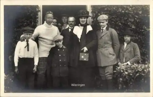 Ak Kronprinz Wilhelm von Preußen, Kronprinzessin Cecilie, Prinzen, Familie im Exil in Wieringen