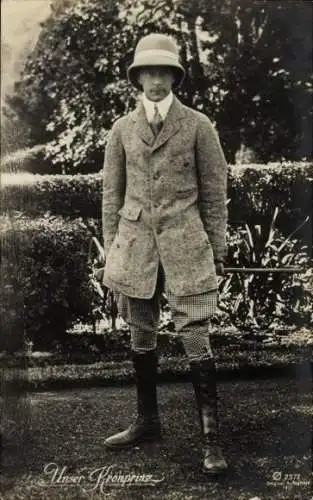 Ak Kronprinz Wilhelm von Preußen, Standportrait mit Tropenhelm