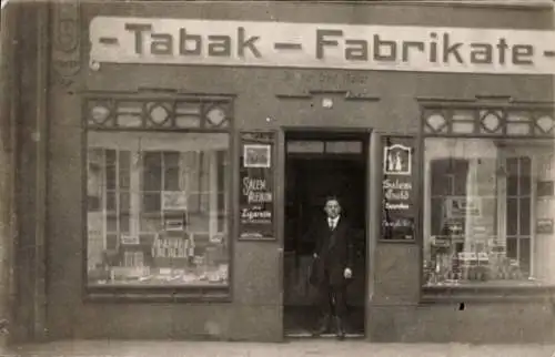 Foto Ak Geschäft Tabak-Fabrikate, Ernst Müller