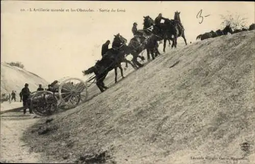 Ak französische berittene Artillerie und Hindernisse, Ausgang aus dem Graben