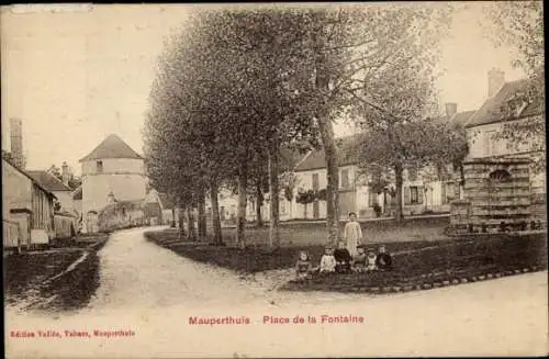 Ak Mauperthuis Seine et Marne, Place de la Fontaine