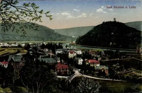 Ak Bad Nassau an der Lahn, Blick auf Bad Nassau a. Lahn mit Lahn, bewaldeten Bergen und Fachwe...