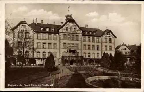 Ak Fürth im Odenwald, Mehrstöckiges Gebäude mit Türmchen und großem Eingangsbereich, umgeben v...