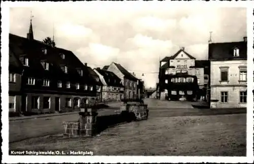 Ak Schirgiswalde in der Lausitz, Blick auf den Marktplatz mit Hotel in Schirgiswalde