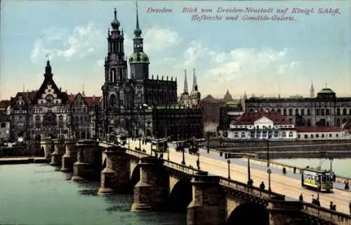 Ak Dresden Altstadt Johannstadt, Blick von Dresden-Neustadt auf Königl. Schloss, Hofkirche und...