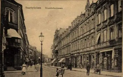 Ak Saarbrücken im Saarland, Eisenbahnstraße