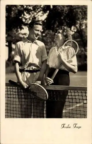 Ak Frohe Tage, Junges Paar bei einem Tennisspiel