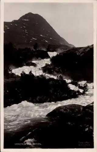 Ak Merok Geiranger Norwegen, Wasserfall, Gebirge im Hintergrund