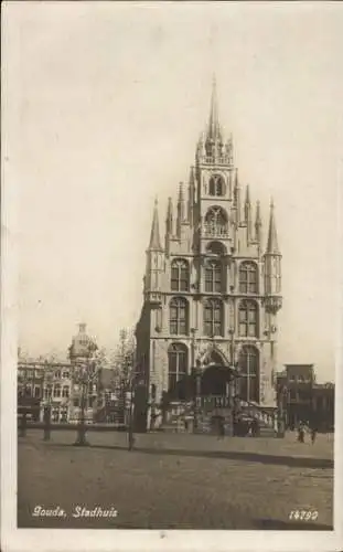 Ak Gouda Südholland Niederlande, Vorderseite: Rathaus in  Niederlande