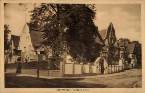 Ak Darmstadt in Hessen,  Künstlerkolonie, Gebäude, Bäume, Straßenszene, historischer Stil