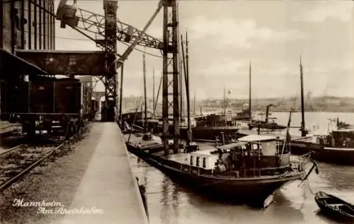 Ak Mannheim in Baden Württemberg, Am Rheinhafen