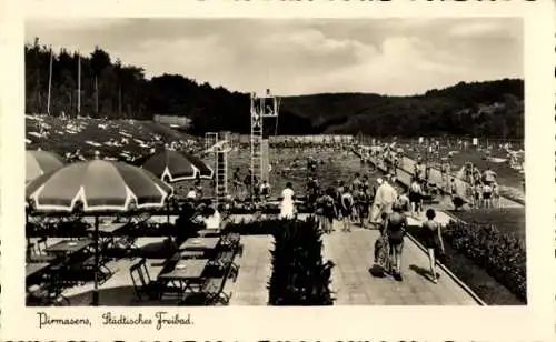 Ak Pirmasens am Pfälzerwald, Städtisches Freibad, Badegäste