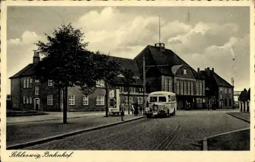 Ak Schleswig an der Schlei, Bahnhof, Bus