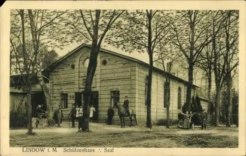 Ak Lindow in der Mark, Schützenhaus, Saal