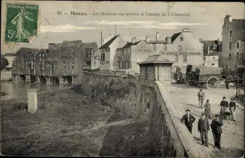 Ak Meaux Seine-et-Marne,  Blick auf die pilotierten Mühlen und den Eingang zum Abreuvoir