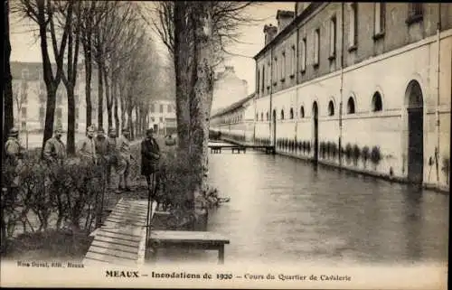 Ak Meaux Seine-et-Marne,  Überschwemmungen 1920, Kavallerie-Viertel