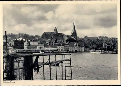 Ak Flensburg in Schleswig Holstein, Blick auf die Stadt Flensburg von der Hafenpromenade aus. ...