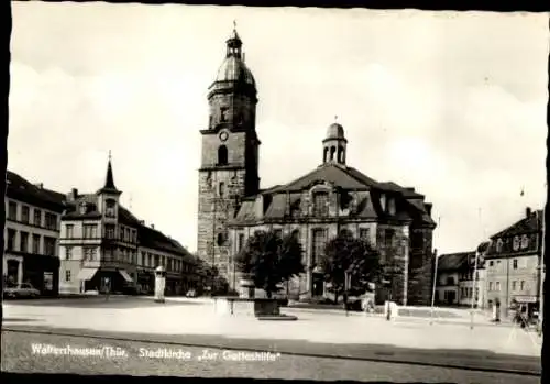 Ak Waltershausen in Thüringen, Stadtkirche Zur Gotteshilfe, ein großes Gebäude mit Turm.