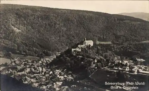 Ak Schwarzburg in Thüringen, Schweizerhaus, Blick auf die Burgruine Schwarzburg in Schwarzburg