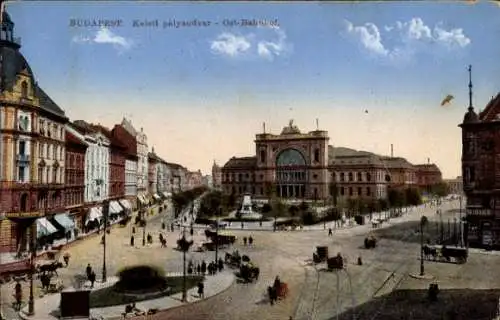 Ak Budapest Ungarn, Keleti pályaudvar, Ostbahnhof, Platzansicht