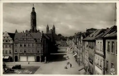 Ak Lwówek Śląski Löwenberg Schlesien, Ring, Rathausturm, Türme der katholischen Kirche