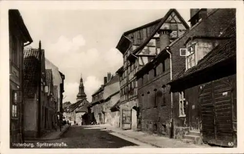 Ak Tschernjachowsk Insterburg Ostpreußen, Spritzenstraße, Alte Häuser, Kirchturm