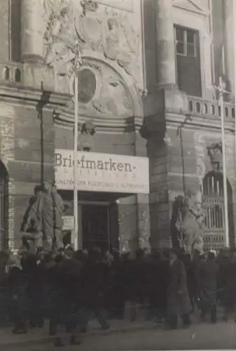 Original Foto Berlin-Mitte, Briefmarkenausstellung im Zeughaus, Unter den Linden 2, um 1946