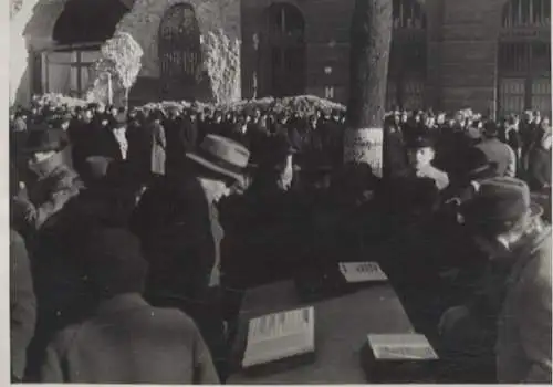 Original Foto Berlin-Mitte, Briefmarkenausstellung im Zeughaus, Unter den Linden 2, um 1946