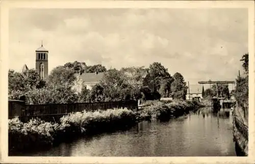 Ak Storkow in der Mark, Kanalpartie mit Blick zur Kirche und Hebebrücke