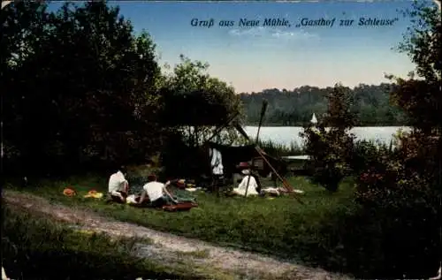 Ak Neue Mühle Königs Wusterhausen in Brandenburg, Gasthof zur Schleuse, Picknick