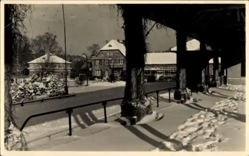 Ak Bad Saarow in der Mark, Teilansicht im Winter, Blick vom Bahnhof